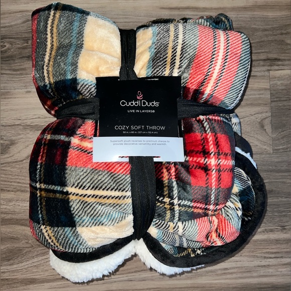 Cuddl Duds Bedding Nwt Cuddle Duds Cozy Soft Throw Poshmark